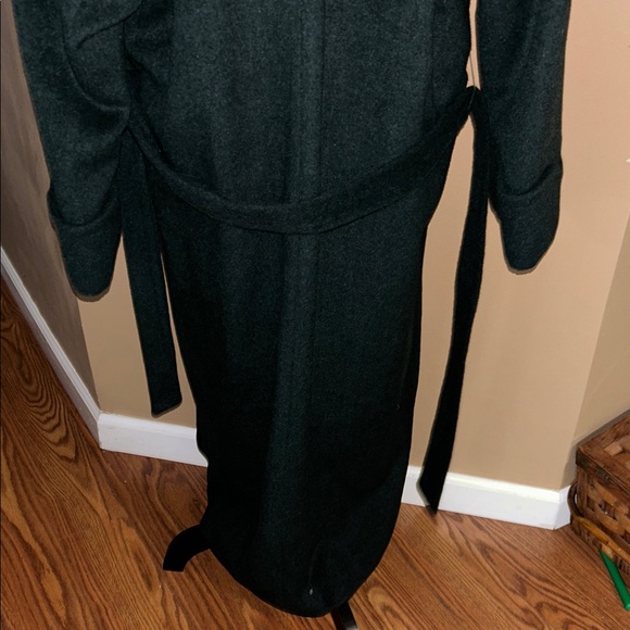 Stunning Vintage Wool & Mohair
Deep Emerald Green Elegant
Long, Belted Trench - Picture 8 of 16